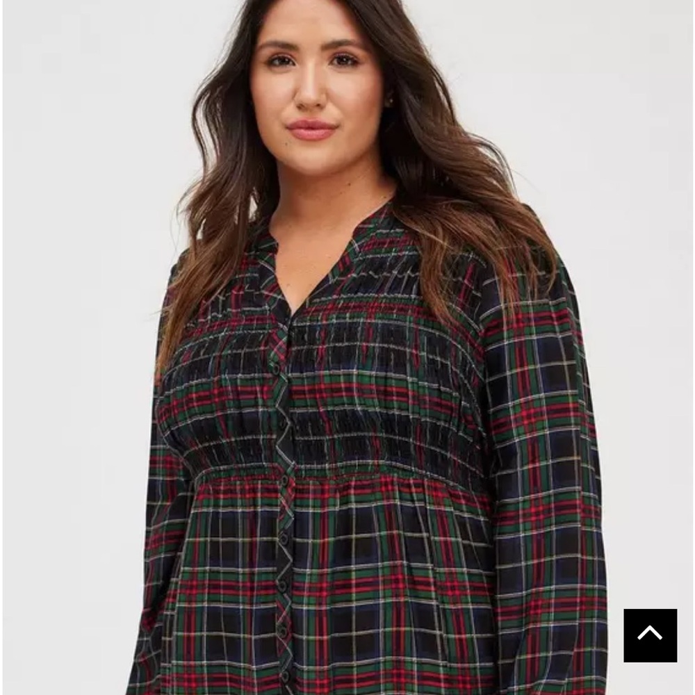 NWT Torrid Babydoll Twill Smocked Button-Front Tunic Top black/green/red sz 2 20